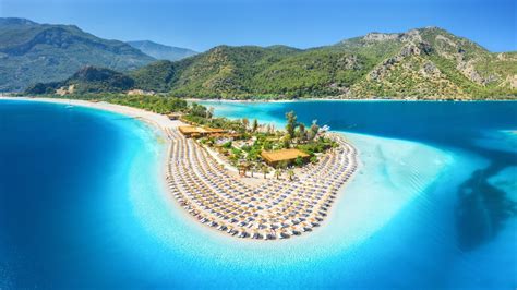 Turkey's Ölüdeniz Blue Lagoon Is Always Crowded But Worth The Trip