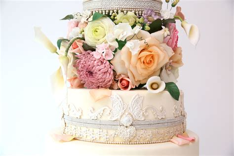 A gallery of gum paste sugar flowers from a collection of cake ...