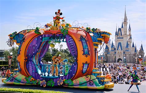 Tokyo Disneyland Unveils Plans for ‘Disney’s Halloween’ Celebration ...