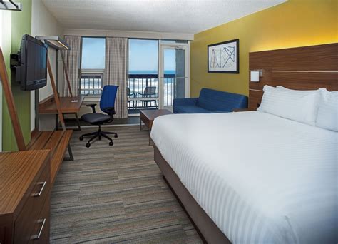 Holiday Inn Express Nags Head Oceanfront, an IHG Hotel in Nags Head | Best Rates & Deals on Orbitz