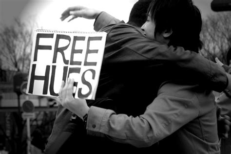 File:FREE HUGS, in Hibiyakoen, Tokyo Prefecture.jpg - Wikimedia Commons