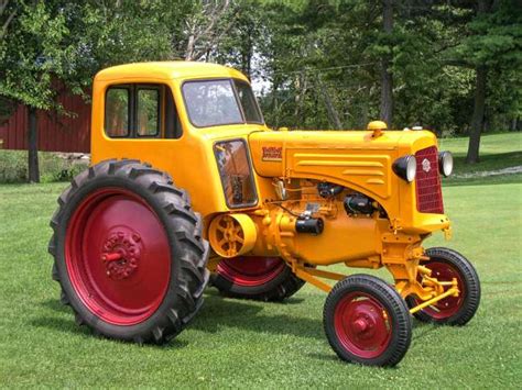 Stunning Old Tractors We’d Love To Own – Page 29 | Tractors, Old tractors, Classic tractor