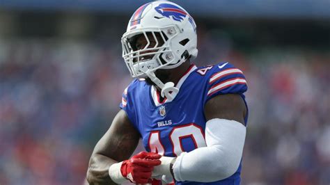 Von Miller injury update: Bills lose top pass rusher for season after ...