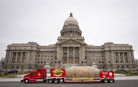 The Famous Idaho Potato Tour, The World’s Largest Potato on Wheels