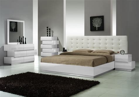 Modern white dressers – stylish bedroom furniture ideas