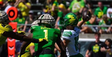 Oregon DL Jordan Burch named to 2023 Lott Impact Trophy watch list | Flipboard