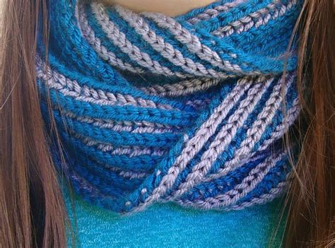 Two-color Brioche Infinity Scarf by AriasDandelionWishes on Etsy