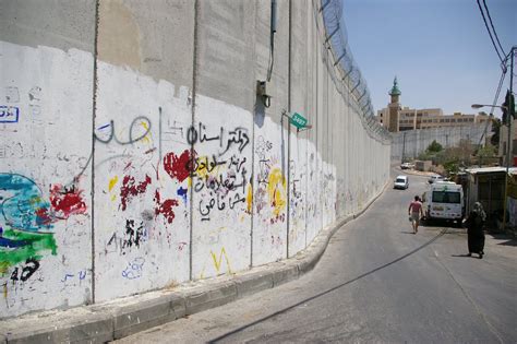 boiteaoutils: # PALESTINIAN CHRONICLES /// The Wall in East Jerusalem ...