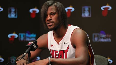 Heat star Jimmy Butler steals show with ’emo’ look on media day | FOX 11 Los Angeles