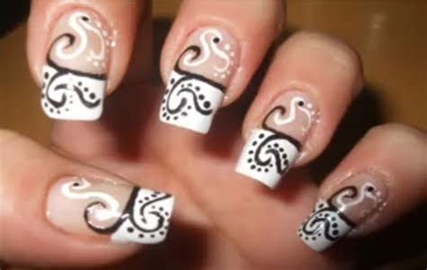 Swirly french nail art: tutorial con foto passo passo | Trendy Nail
