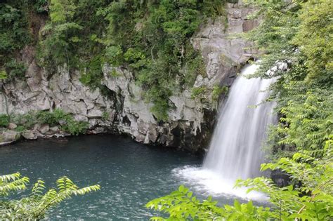 Cheonjeyeon Waterfall | Wondermondo