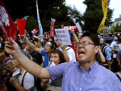 Pan Am Games, Tokyo anti-war protest, breaking the fast | July 16