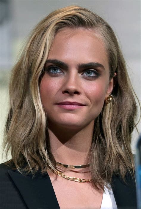 Cara Delevingne - Wikipedia