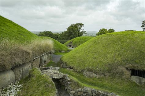 Visiting Newgrange and Knowth Passage Tombs (Bru na Boinne Ireland ...