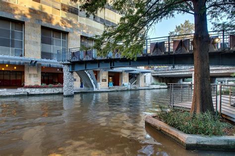 Drury Plaza Hotel San Antonio Riverwalk - ReservationDesk.com