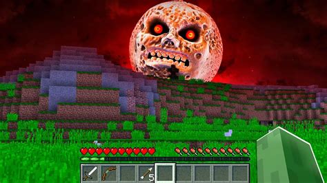 Do NOT Look At The MOON In MINECRAFT! (EVIL LUNAR MOON) - YouTube