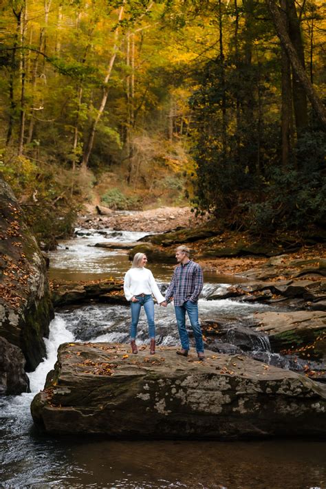 25+ Fall Wedding Photos For Your Inspiration - Wedding Maps