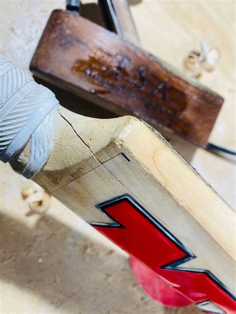 CRICKET BAT REPAIR – TOTAL SPORTS AUSTRALIA