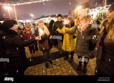 Kiev, Ukraine. 19th Dec, 2016. The main Christmas tree of the country ...