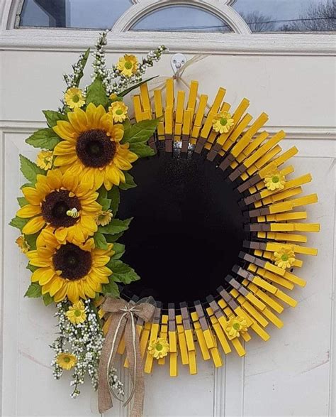 Pin on Stuff to try | Sunflower wreath diy, Sunflower crafts, Wreaths