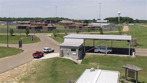 Mississippi prison crisis: Inmate assault investigated. No further details