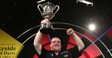 Stephen Bunting wins darts' BDO world championship final and dedicates triumph to late mother ...