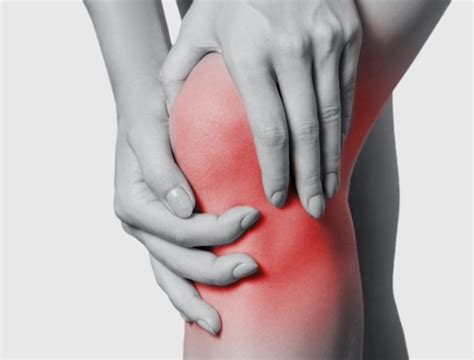 Front Knee Pain: Causes, Symptoms & Treatment (2022)