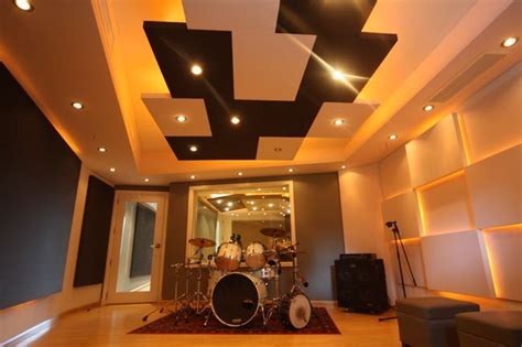 Love the lighting and the ceiling of this studio! | Music studio room ...