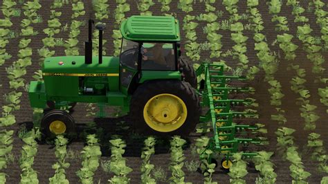 John Deere 825 Row-Crop FS22 - KingMods