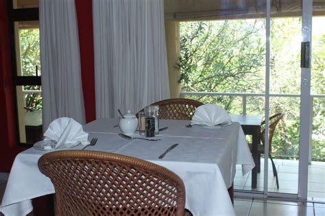 Fairways Hotel | Affordable Deals - Book Self-Catering or Bed and Breakfast Now!