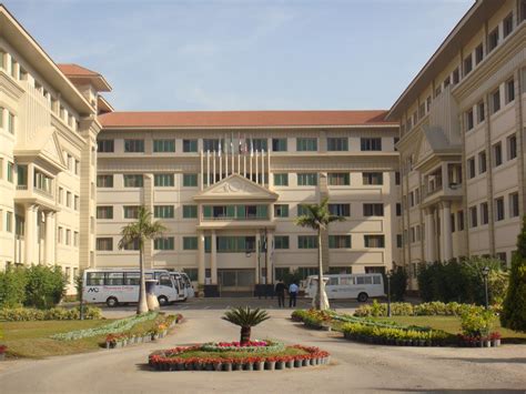 mansoura college