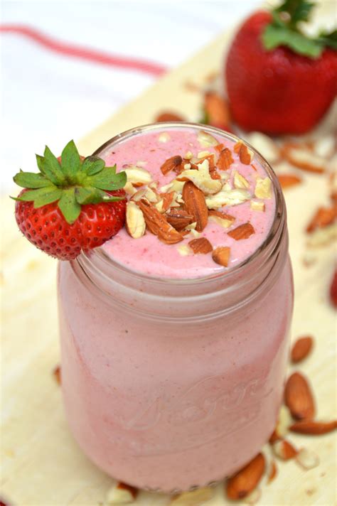 Smoothies & Smoothie Bowls | Pumps & Iron