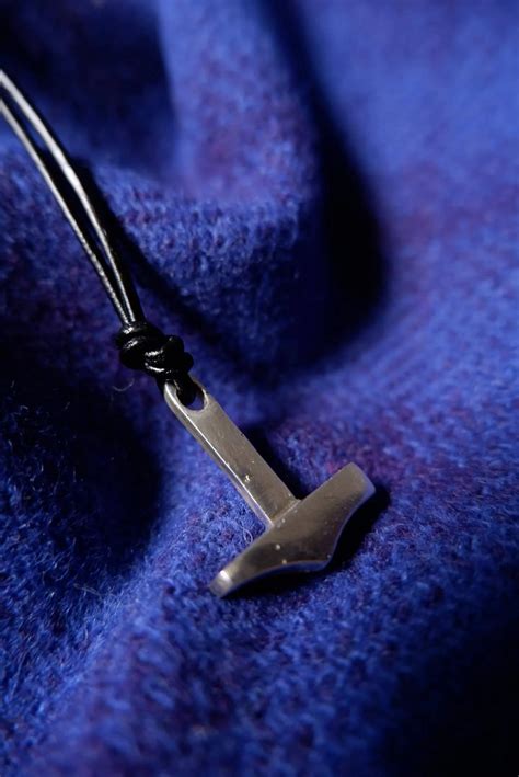 Replica Mjolnir Based on a Find from Norfolk, England – Caledonian Forge