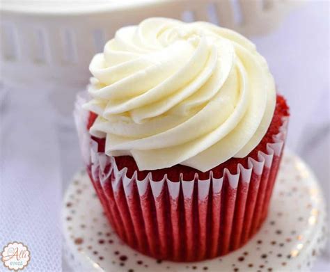 How to Make Amazing Red Velvet Cupcakes - An Alli Event