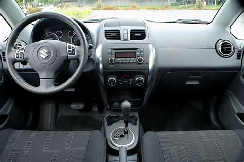 SUZUKI IGNIS AUTOMATIC - suzuki-ignis-automatic_interior_19.jpg