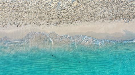 Turquoise Waves 🌊 - Turks and Caicos [OC] 4000 x 2250 : r/EarthPorn