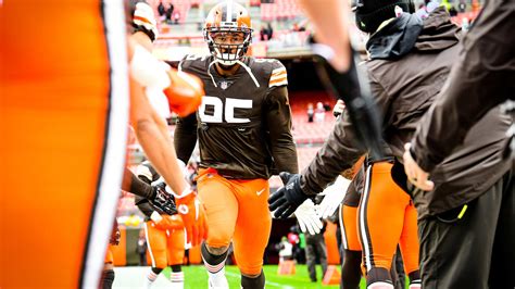 Myles Garrett battles through knee injury as Browns hope to heal up ...