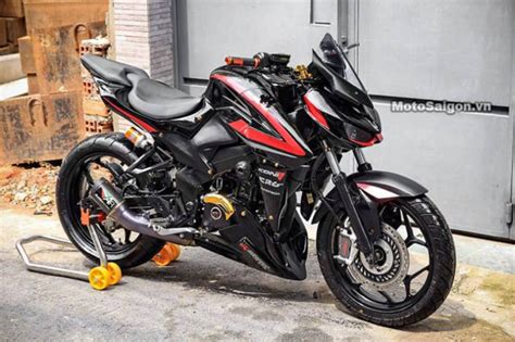 Bajaj Pulsar NS200 Modified into Kawasaki Z1000, Looks Legit - News18