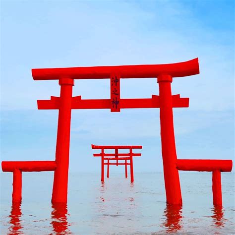 Visit Japan: During high tide the torii gates of Oouo Shrine (in Saga ...