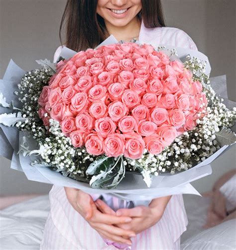 HB-99.2 Magnificent 99 Red Roses Bouquet - Singapore Florist | Flower Delivery in Singapore