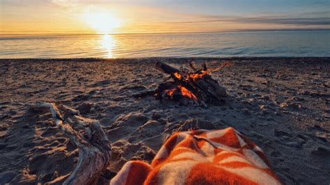 12 Beautiful Spots For Camping On Lake Michigan - Getaway Couple