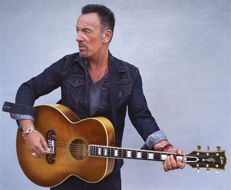 What Acoustic Guitar Does Bruce Springsteen Play | INS.