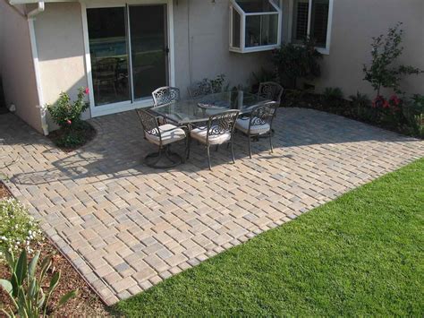 Pin by Marcela Savi on Casa deco | Pavers backyard, Large backyard landscaping, Paver patio