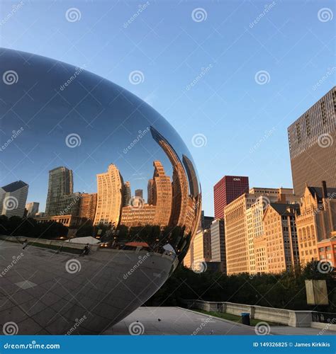 Cloud Gate Reflecting the Skyline in Chicago Editorial Image - Image of ...