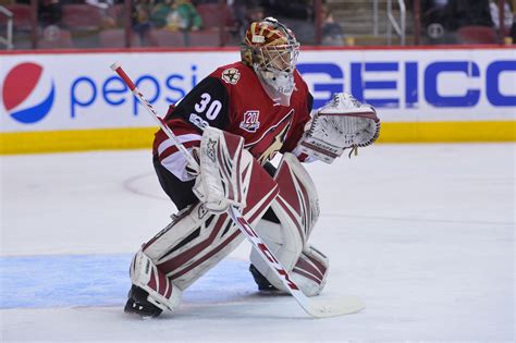 Arizona Coyotes' Lack of Goaltending Depth Becoming Apparent