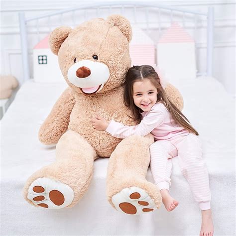 giant teddy bear