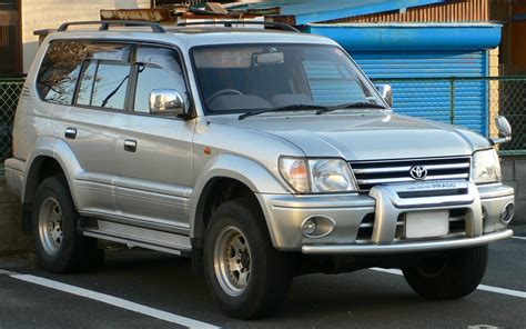 File:1996 Toyota Land Cruiser-Prado 01.jpg - Wikimedia Commons