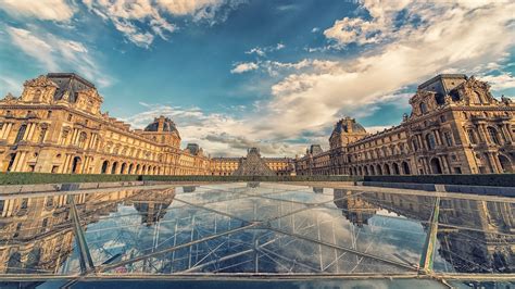 How To Take a Virtual Tour of Paris' Louvre and See Every Masterpiece From Home