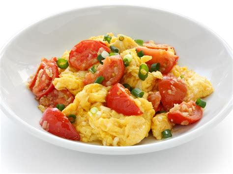 Tomato Scrambled Eggs Recipe and Nutrition - Eat This Much