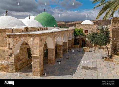 NABI MUSA MOSQUE (1200 CE) JUDEAN DESERT ISRAEL Stock Photo - Alamy